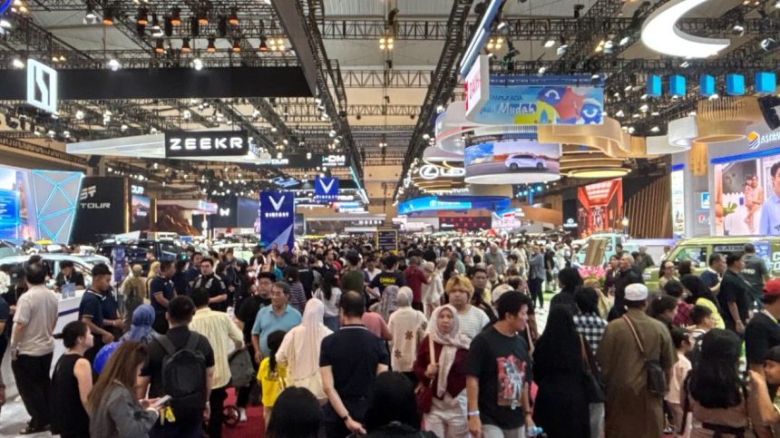 Mobil Listrik Kian Terjangkau, Ulasan Suzuki XL7 Hybrid, dan Persaingan Harga Kendaraan