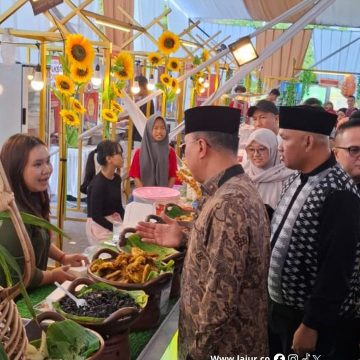 Momen Keakraban: Gubernur ASR Cicipi Kuliner Khas Sultra di Ajang Maimo 2026