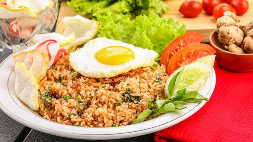 Nasi Goreng: Primadona Kuliner yang Tak Tergerus Zaman, Inovasi Rasa Kian Menggugah Selera