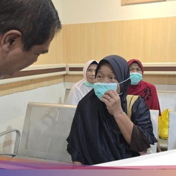 Operasi Katarak Gratis dan Pemeriksaan Kesehatan: Menteri Sampaikan Dua Pesan Penting