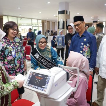 Pemkot Surabaya Gandeng RSMM Jatim dan Baznas untuk Perhatikan Kesehatan Mata Guru PAUD