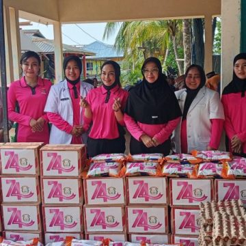 Peringati HKGB ke-74, Bhayangkari Cabang Barelang Berbagi dan Beri Layanan Kesehatan di Pulau Lance