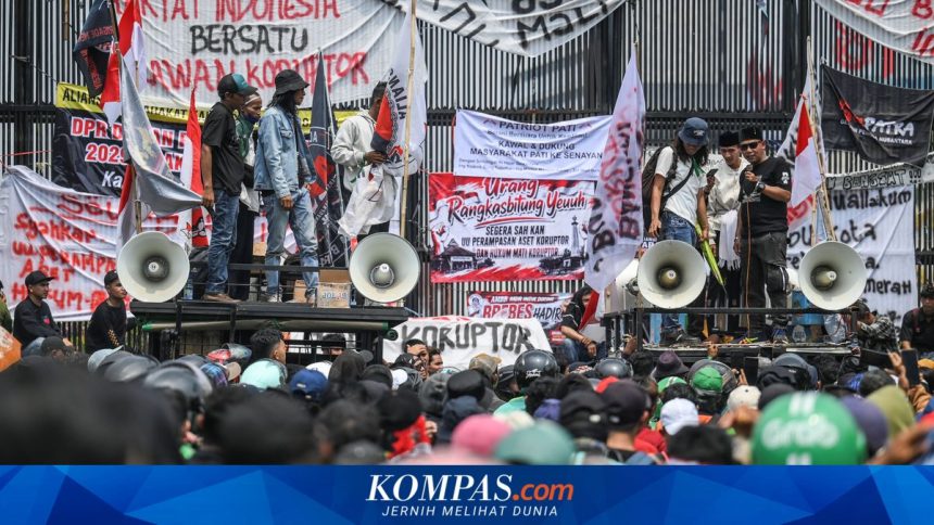 Pintu Tol Dalam Kota Ditutup: Dampak Lalu Lintas dan Pilihan Motor Listrik Terkini Pintu Tol Dalam Kota Ditutup: Dampak Lalu Lintas dan Pilihan Motor Listrik Terkini