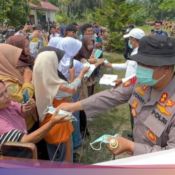 Polda Riau dan Dinkes Gelar Pemeriksaan Kesehatan bagi Warga Terpapar Asap Kebakaran Hutan Pelalawan