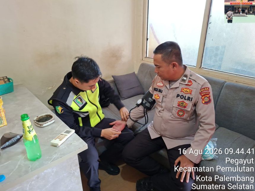 Polres Ogan Ilir Perkuat Kesiapan Personel dengan Pemeriksaan Kesehatan dan Pemberian Vitamin