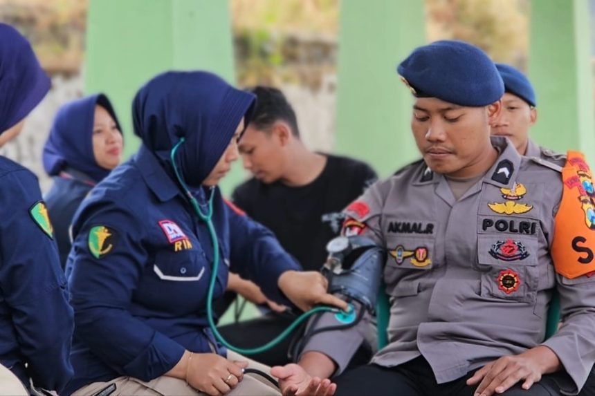 Polres Probolinggo Lakukan Pemeriksaan Kesehatan Personel Pengamanan Bromo Setelah Kebakaran Hutan