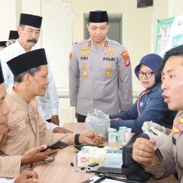 Polri Gelar Pelayanan Kesehatan Gratis di Masjid Al Fattah pada Jumat Sehat Polri Gelar Pelayanan Kesehatan Gratis di Masjid Al Fattah pada Jumat Sehat