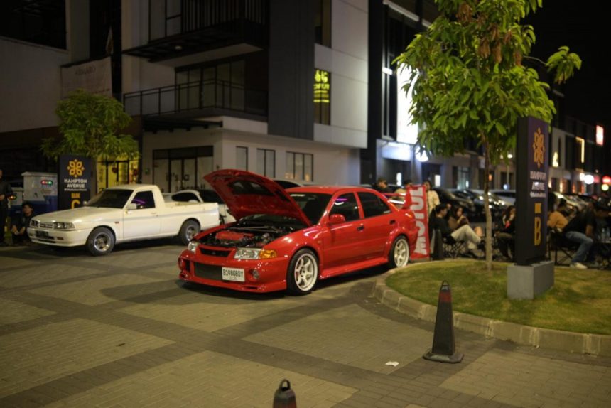 Puluhan Mobil dari Berbagai Jenis Ramaikan Car Meet Up di Tangerang