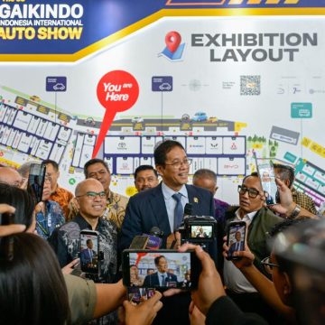 Purbaya Dorong Pengusaha Otomotif Sampaikan Aduan Resmi ke Kemenkeu untuk Atasi 65 Hambatan Usaha