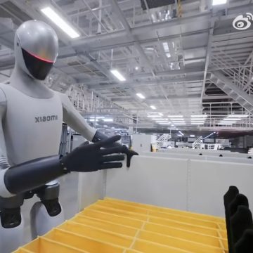 Robot Humanoid Masih Kalah Cepat Dibanding Pekerja Manusia di Pabrik Mobil