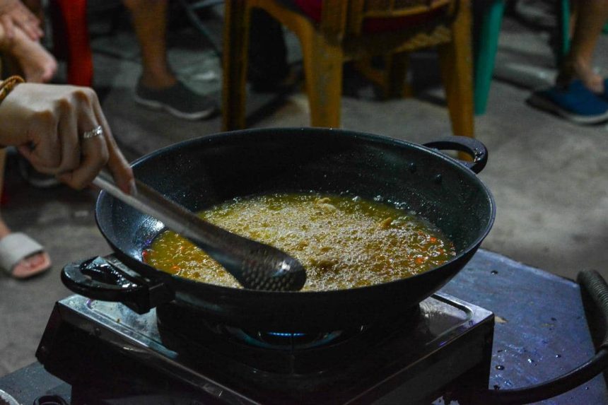 Sambal Cobek Wader: Warisan Kuliner Legendaris dari Era Majapahit Sambal Cobek Wader: Warisan Kuliner Legendaris dari Era Majapahit