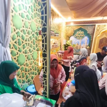 Stand Kapuas Hulu di MTQ Kalbar: Lebih dari Sekadar Pameran, Bukti Nyata Kuliner Lokal Tembus Pasar Lebih Luas Stand Kapuas Hulu di MTQ Kalbar: Lebih dari Sekadar Pameran, Bukti Nyata Kuliner Lokal Tembus Pasar Lebih Luas