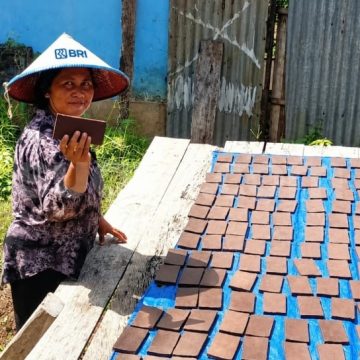 Sugi Wahyuni: Melestarikan Terasi Kumbe Sejak 1992 dengan Dukungan BRI