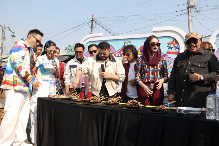 Wali Kota Tegal Gebrak Promosi Kuliner Lewat Karnaval SCTV, Ajak Artis Lomba Makan Sate