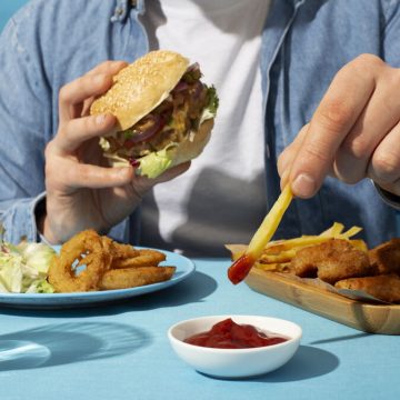 Waspadai Risiko Kolesterol Tinggi Akibat Kebiasaan Wisata Kuliner