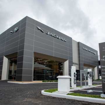 Jaguar Land Rover Tawarkan Program Pengurangan Karyawan Sukarela