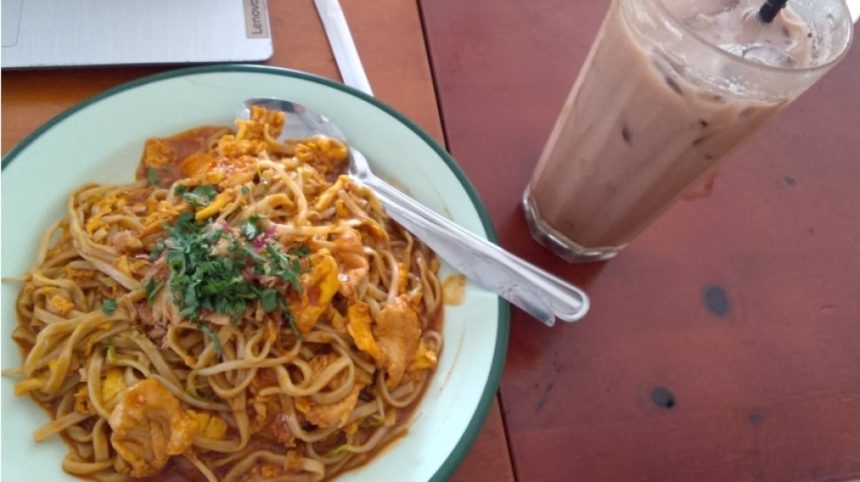 Menjelajahi Pesona Kuliner Legendaris Batam: Cita Rasa Mie Tarempa dan Luti Gendang