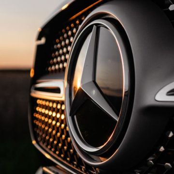 Mercedes-Benz Patenkan Inovasi Mobil Antiair, Mampu Mengapung di Atas Air