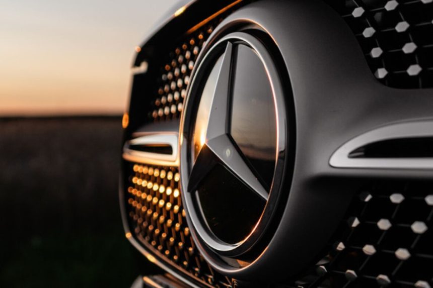 Mercedes-Benz Patenkan Inovasi Mobil Antiair, Mampu Mengapung di Atas Air Mercedes-Benz Patenkan Inovasi Mobil Antiair, Mampu Mengapung di Atas Air
