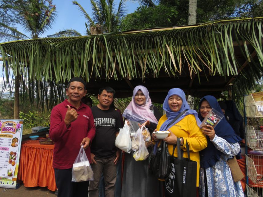 Nostalgia Kuliner Tradisional dan Pesta Seni Meriahkan Pasar Pagi Minggu Legi Kemloko Nostalgia Kuliner Tradisional dan Pesta Seni Meriahkan Pasar Pagi Minggu Legi Kemloko