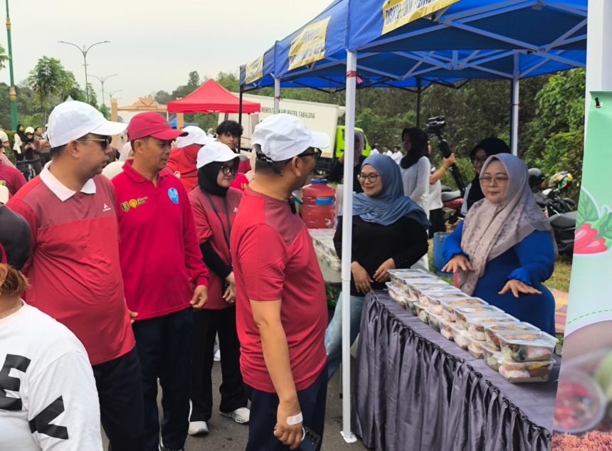 Pasar Murah dan Kuliner Lokal Ramaikan CFD Perdana Nan Sarunai Pasar Murah dan Kuliner Lokal Ramaikan CFD Perdana Nan Sarunai