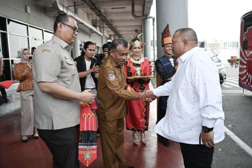 Pemprov Sumut Perkenalkan Pesona Wisata dan Kuliner ke Delegasi Malaysia dan Thailand Pemprov Sumut Perkenalkan Pesona Wisata dan Kuliner ke Delegasi Malaysia dan Thailand