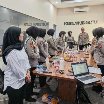 Polwan Polres Lampung Selatan Perkuat Kesehatan Mental Lewat Seminar Interaktif