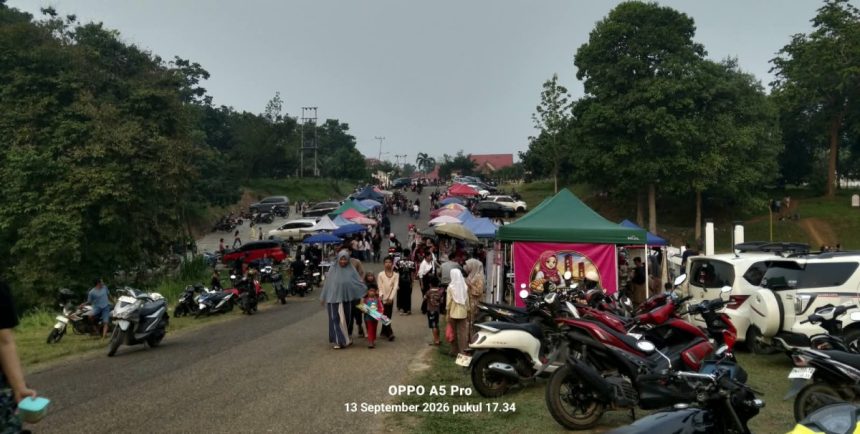 Taman Bukit Benderang: Puluhan Lapak Kuliner Ramai, Potensi PAD yang Belum Tergarap Optimal Taman Bukit Benderang: Puluhan Lapak Kuliner Ramai, Potensi PAD yang Belum Tergarap Optimal