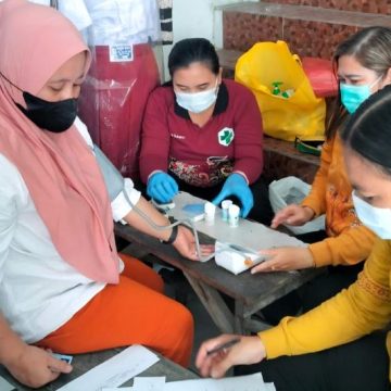 Tim CKG Gunung Mas Gelar Pemeriksaan Kesehatan Gratis untuk Pedagang Pasar Tim CKG Gunung Mas Gelar Pemeriksaan Kesehatan Gratis untuk Pedagang Pasar