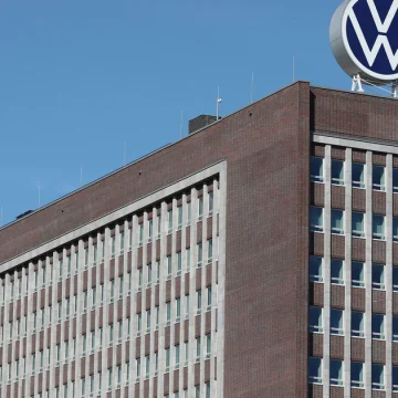 VW Group Rencanakan Pemangkasan Besar-besaran: Setengah Model Mobil Dihapus dan 50.000 Karyawan Terdampak